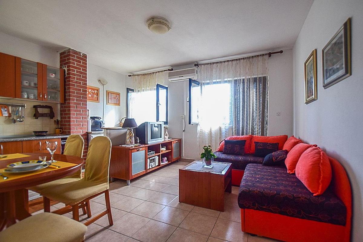 Apartments Ruzica Supetar Buitenkant foto